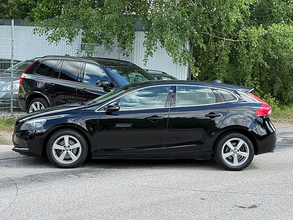 Volvo V40 4 of 5