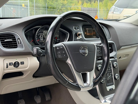 Volvo V40 26 of 27