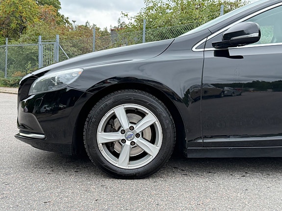 Volvo V40 25 of 27