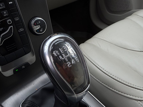 Volvo V40 19 of 27