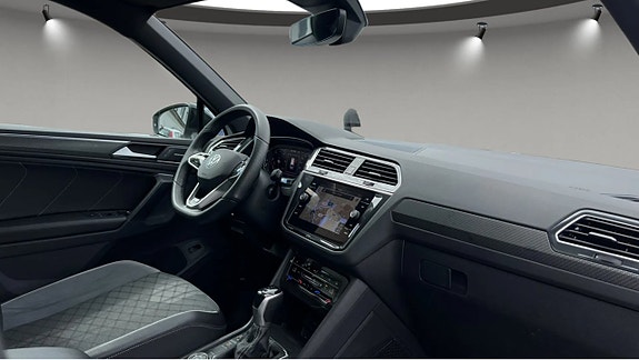 Volkswagen Tiguan 7 of 9