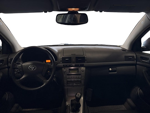 Toyota Avensis 3 of 5