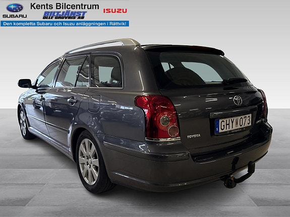 Toyota Avensis 5 of 5