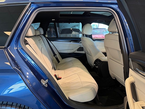 BMW 530e 30 of 30