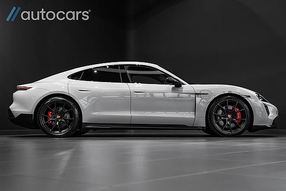 Porsche Taycan GTS 2 of 5