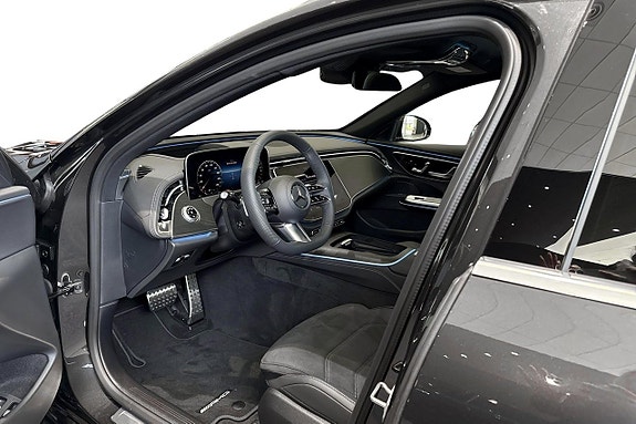 Mercedes-Benz E300 e 11 of 16