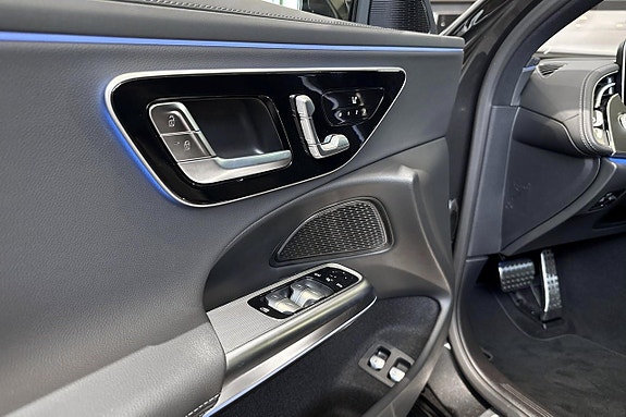 Mercedes-Benz E300 e 16 of 16