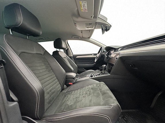 Volkswagen Passat 25 of 30
