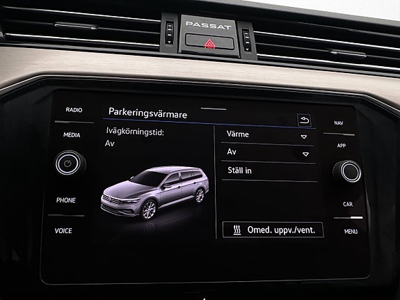 Volkswagen Passat 21 of 30