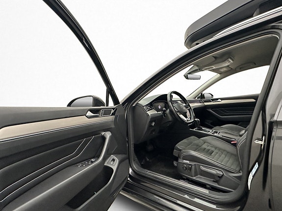 Volkswagen Passat 9 of 30