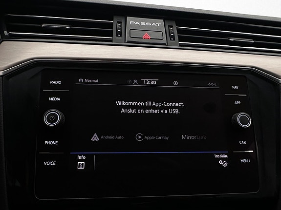 Volkswagen Passat 19 of 30