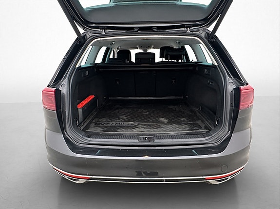 Volkswagen Passat 27 of 30