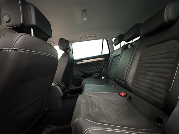 Volkswagen Passat 26 of 30