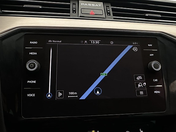 Volkswagen Passat 17 of 30