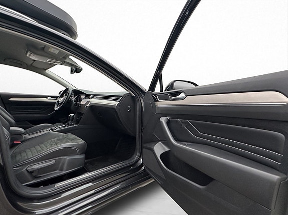 Volkswagen Passat 24 of 30
