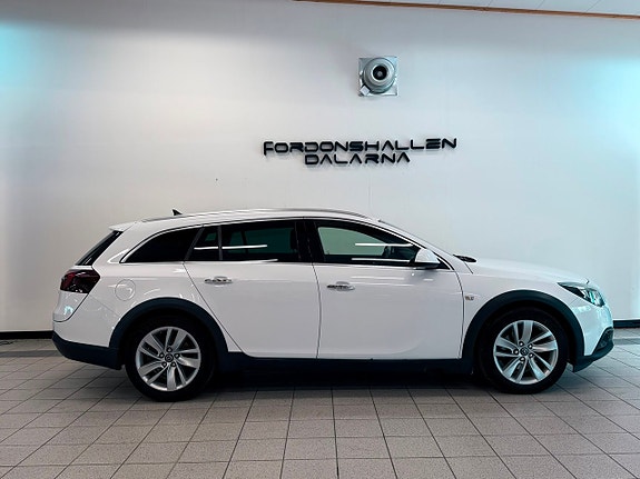 Opel Insignia Country Tourer 4 of 5