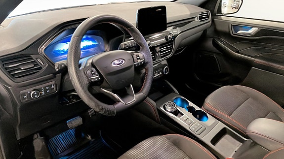 Ford Kuga 5 of 9