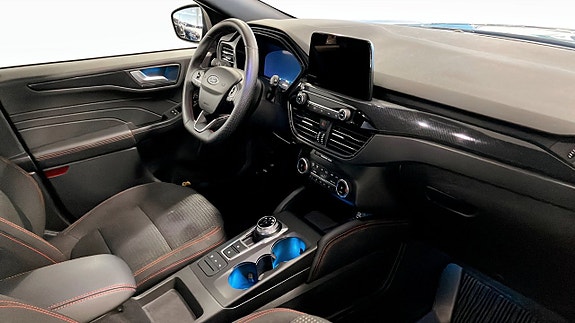 Ford Kuga 3 of 9