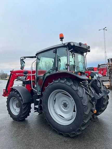 Massey Ferguson 5M.95 3 of 5