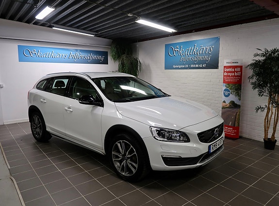 Volvo V60 Cross Country 4 of 5