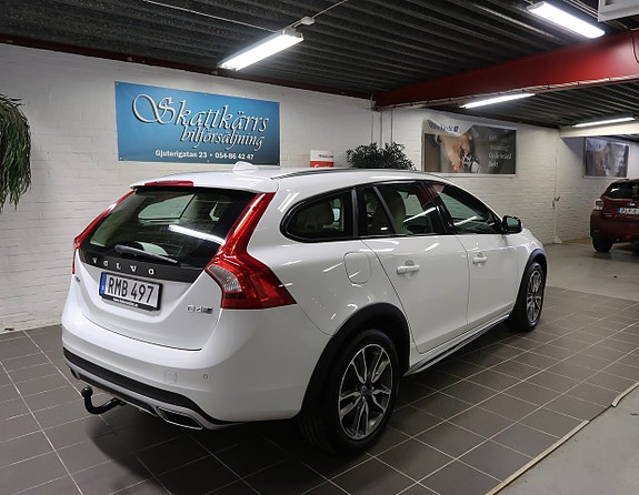 Volvo V60 Cross Country 3 of 5