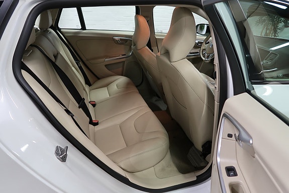 Volvo V60 Cross Country 6 of 7