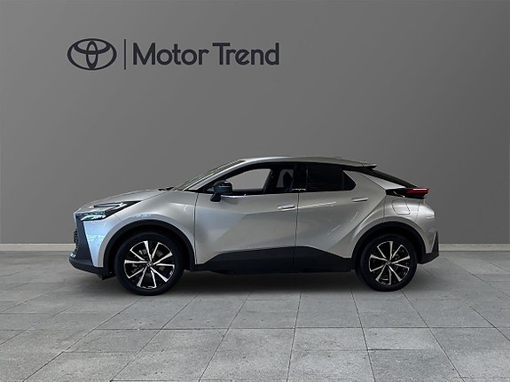 Toyota C-HR 2 of 5
