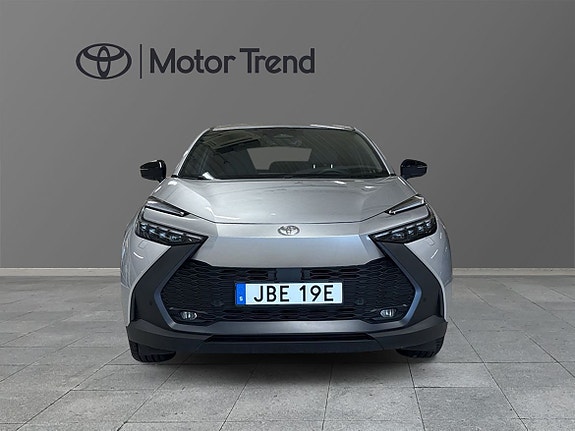 Toyota C-HR 3 of 5