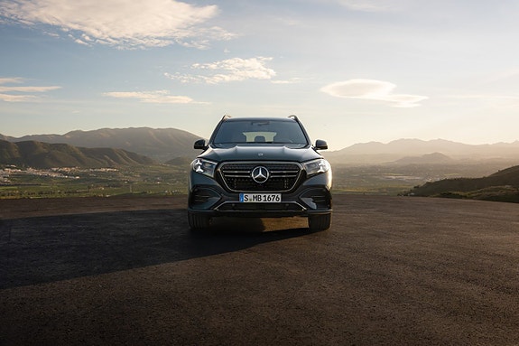 Mercedes-Benz GLS450 d 2 of 6