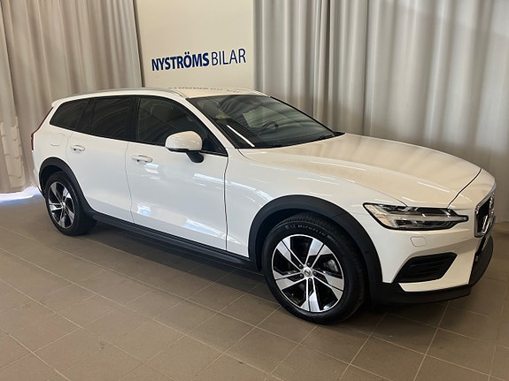 Volvo V60 Cross Country 3 of 5