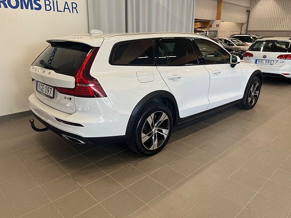 Volvo V60 Cross Country 5 of 5