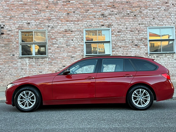BMW 320d 2 of 13