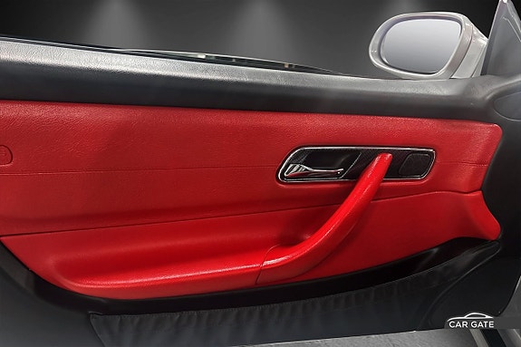 Mercedes-Benz SLK230 11 of 22