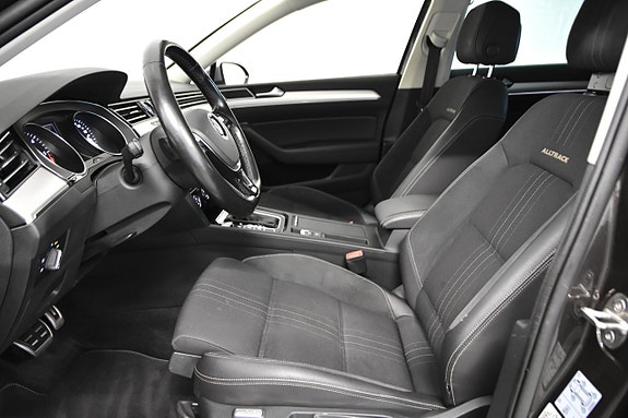 Volkswagen Passat Alltrack 10 of 20