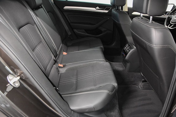 Volkswagen Passat Alltrack 16 of 20