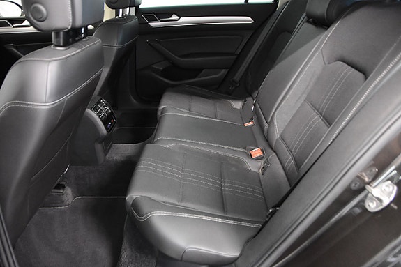 Volkswagen Passat Alltrack 15 of 20