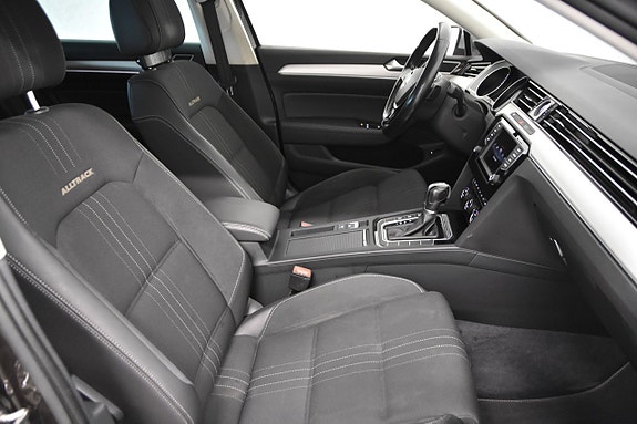 Volkswagen Passat Alltrack 18 of 20