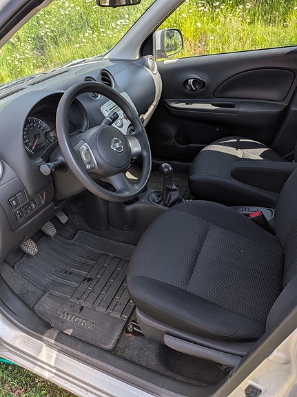 Nissan Micra 4 of 5