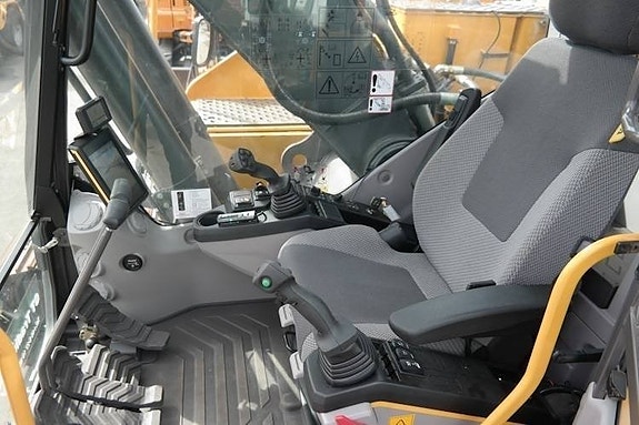 Volvo EC 220 E *Uthyres* 3 of 3