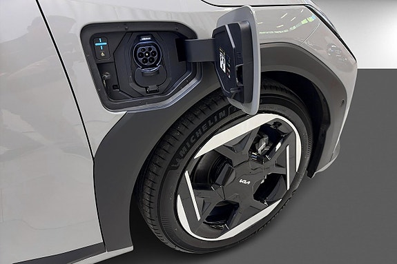 Kia EV4 16 of 19