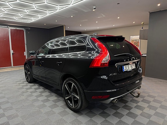 Volvo XC60 2 of 5
