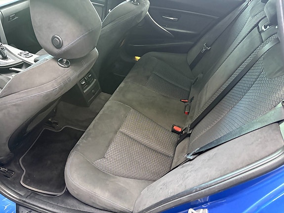BMW 330d 7 of 14