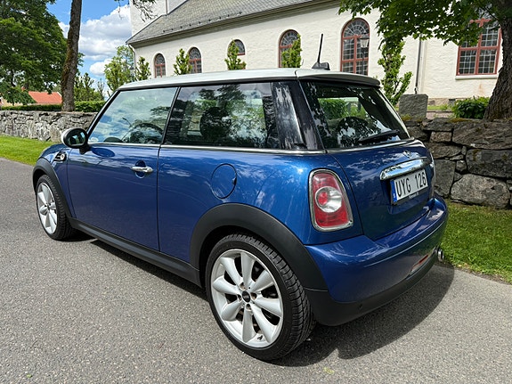 MINI Cooper 3 of 5