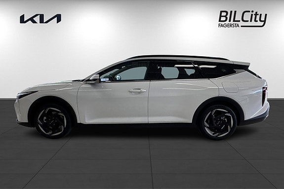 Kia K4 4 of 5