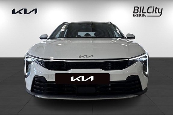 Kia K4 2 of 5