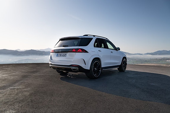 Mercedes-Benz GLE450 3 of 4