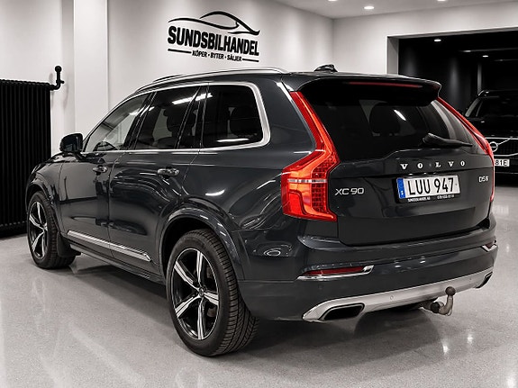 Volvo XC90 3 of 18