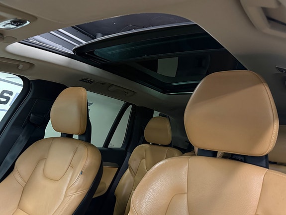 Volvo XC90 17 of 18