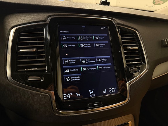 Volvo XC90 8 of 18