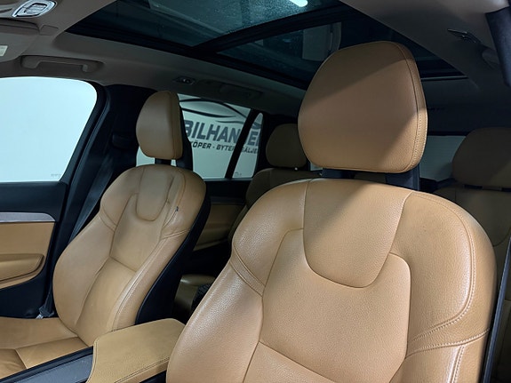 Volvo XC90 15 of 18